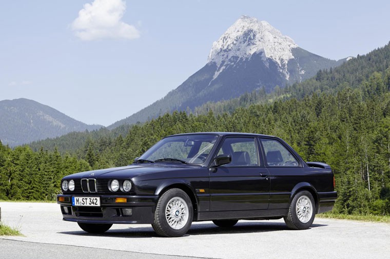 اضغط على الصورة لعرض أكبر.*  الإسم:	bmw-320is-e30.jpg* مشاهدات:	0* الحجم:	93.5 kb* الهوية:	2433