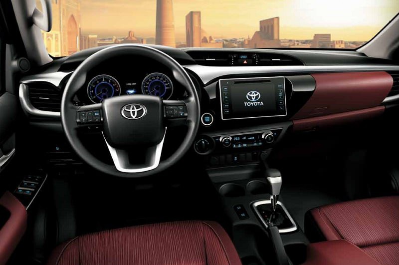 اضغط على الصورة لعرض أكبر.   الإسم:	interieur toyota.jpg  مشاهدات:	0  الحجم:	73.4 KB  الهوية:	3228