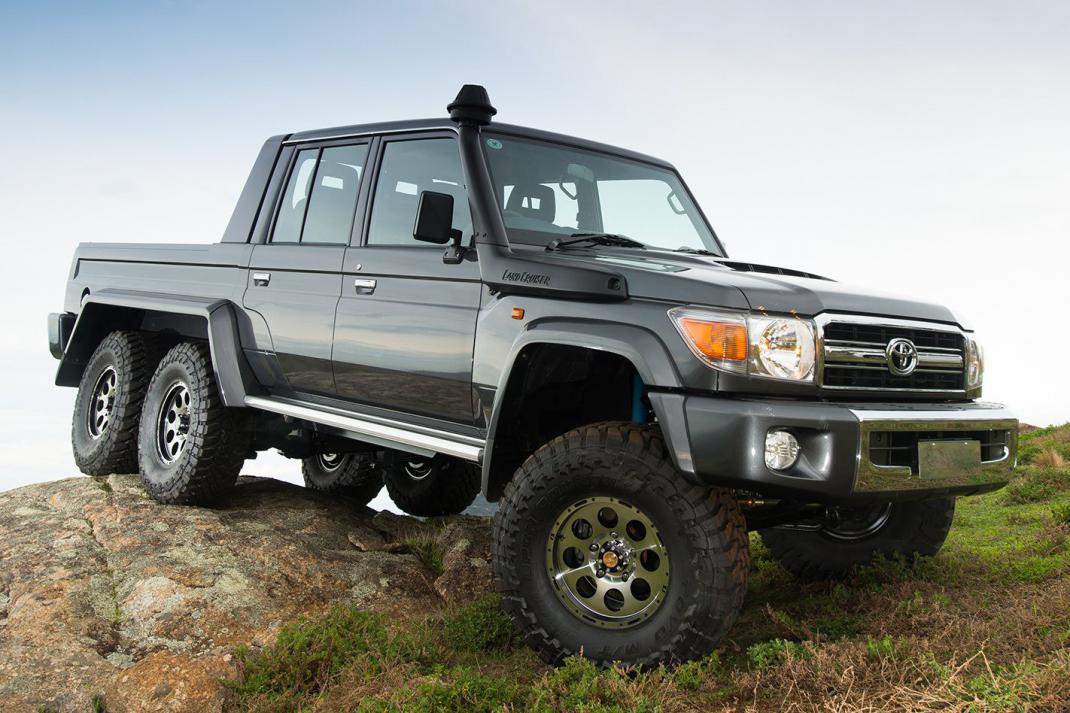 اضغط على الصورة لعرض أكبر. 

الإسم:	MDT-6x6-landcruiser-Scorpian-main.jpg 
مشاهدات:	280 
الحجم:	119.2 KB 
الهوية:	4706